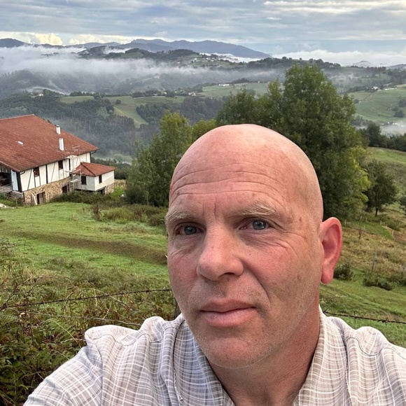 Meet your Posher, Ben - Picture 2 of 4